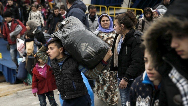 يونانيون يتظاهرون في جزيرة كوس رفضا لإقامة مركز تسجيل مهاجرين