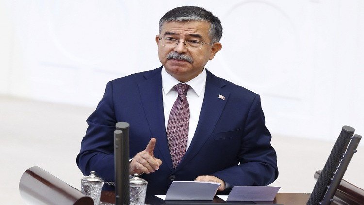 وزير الدفاع التركي: جيشنا لم يدخل الأراضي السورية