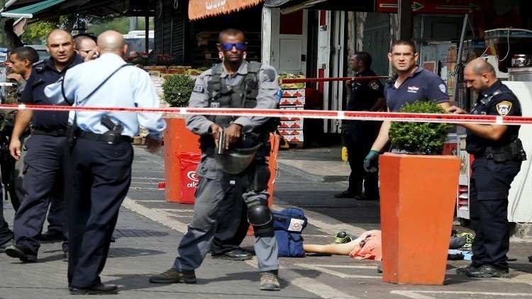 مقتل فتى فلسطيني واعتقال آخر بدعوى محاولتهما تنفيذ عمليتي طعن
