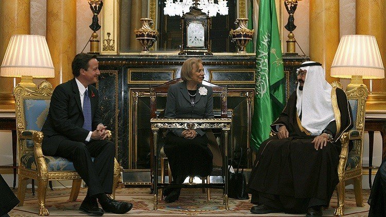 كاميرون يعد بمواصلة ببيع الأسلحة البريطانية "اللامعة" للسعودية