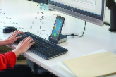 هاتف قوي من شركة "اتش بي" يعمل بنظام التشغيل ويندوز فون 10، معرض الجوال العالمي، برشلونة، إسبانيا، 21 فبراير/شباط 2016