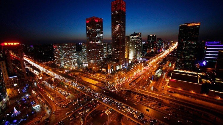 "موديز" تخفض تصنيف الصين الائتماني إلى سلبي