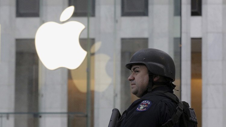 خبير يفصح عن أسرار القضية العالقة بين الـ "FBI" وأبل