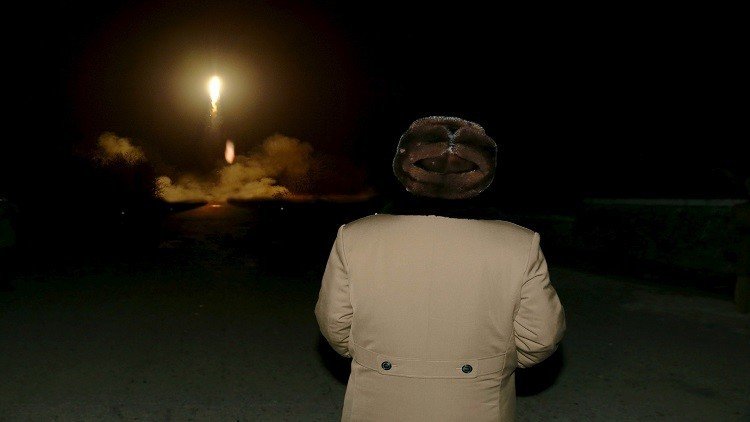 بيونغ يانغ تطلق صاروخا بالستيا نحو البحر الشرقي من شبه الجزيرة الكورية