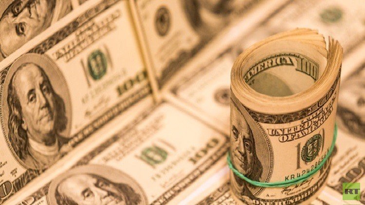 الدولار يرتفع معوضا بعض خسائره السابقة 