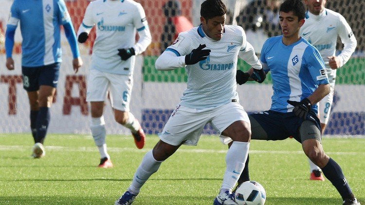 الدوري الروسي .. زينيت يهزم كريليا بثنائية (فيديو)