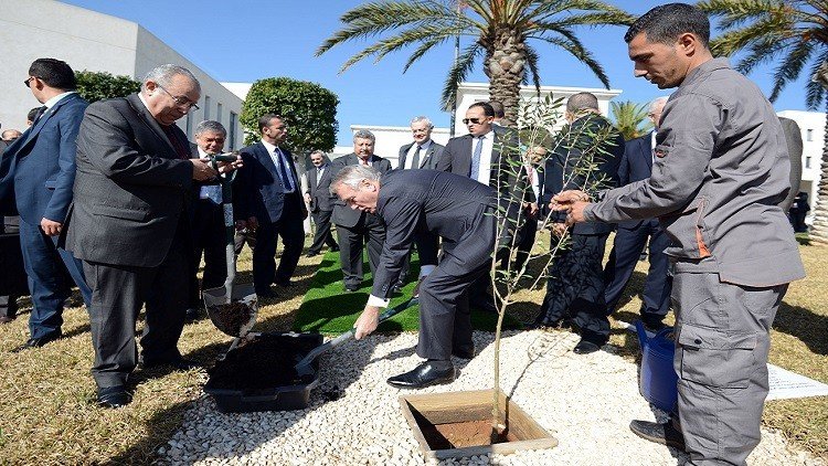 وزير الخارجية الفرنسي يزور الجزائر