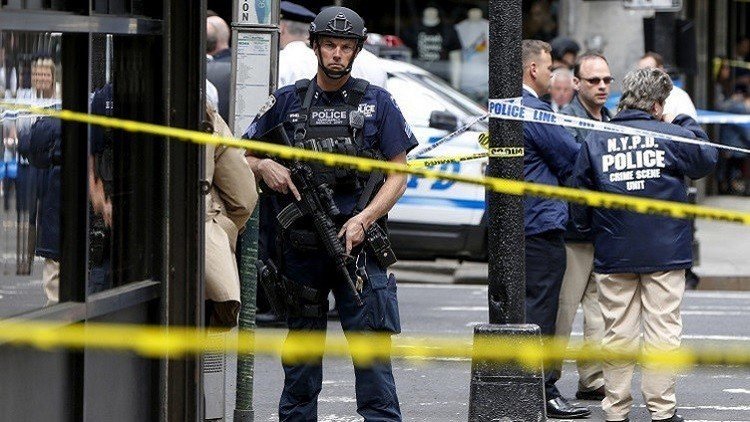 مقتل شرطي وإصابة 5 أشخاص بإطلاق نار في ولاية فيرجينيا