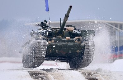 دبابة "تي - 72" المشاركة في الأدوار التمهيدية لبياتلون الدبابات -2016