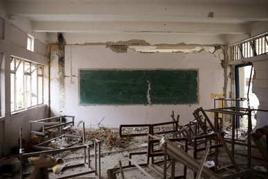صف مدمر في مدرسة بضواحي دمشق