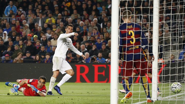 الملكي يفاجئ العالم بالفوز على البارشا في "كلاسيكو الأرض" .. فيديو