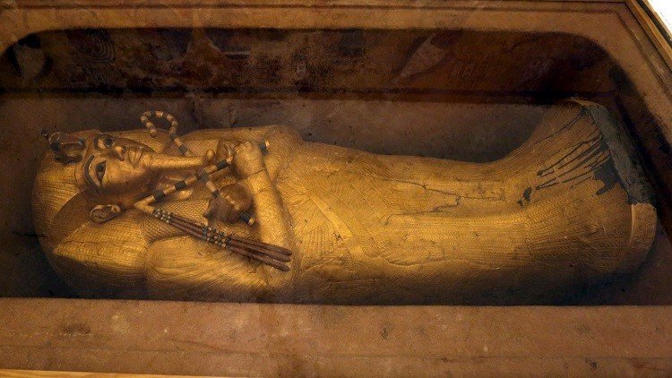 لغز الغرفتين يدفع وزيرا مصريا للمطالبة بإجراء مسح جديد لمقبرة توت عنخ آمون