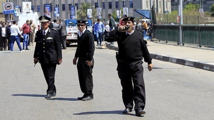 مقتل شرطي مصري في إطلاق نار قرب القاهرة