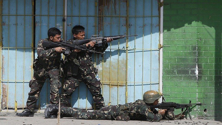 اشتباكات في الفلبين تسفر عن مقتل 18 جنديا و5 مسلحين من جماعة "أبو سياف" 