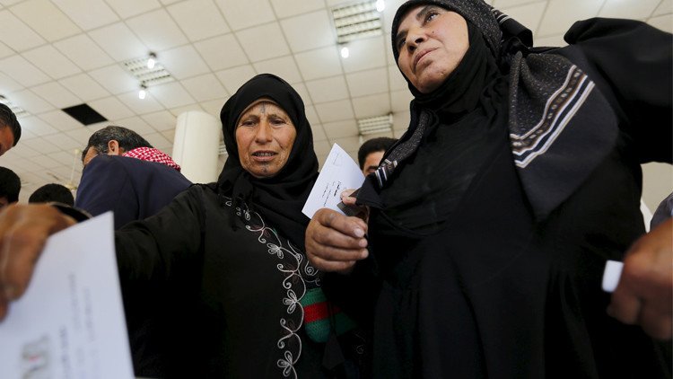 على الأسد أن يختار بين حلب والرقة