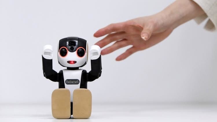  إطلاق الروبوت الراقص "Robohon" في اليابان (فيديو)