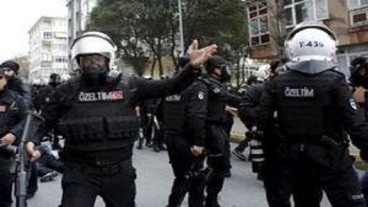 اعتقال نحو 100 شخص في تركيا على صلة بكولن