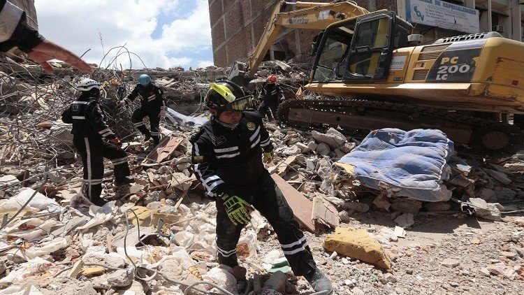 النيابة الإكوادورية: عدد ضحايا الزلزال بلغ 525 