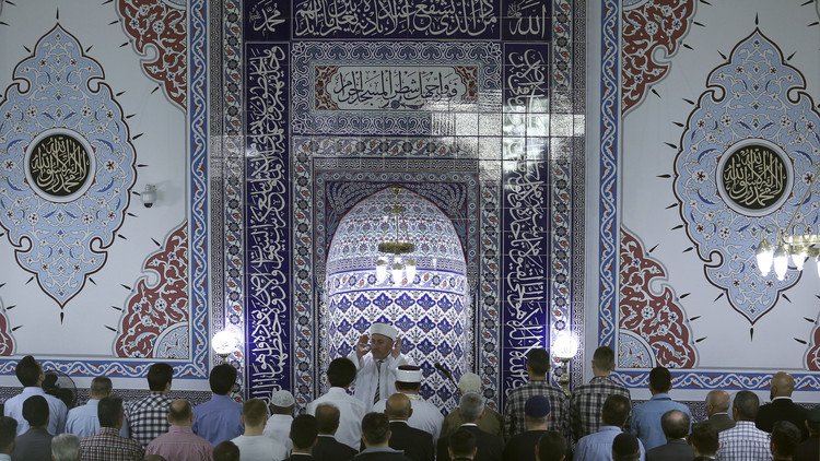 تقرير: تركيا أرسلت 978 إماما إلى ألمانيا للدعوة
