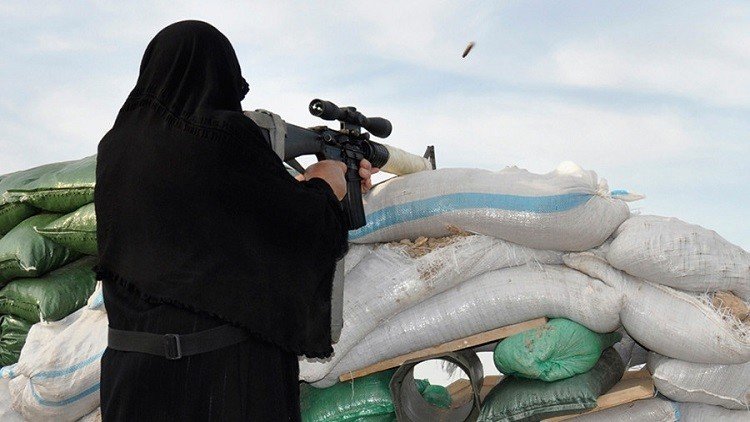  النساء في الخطوط الأمامية لداعش!
