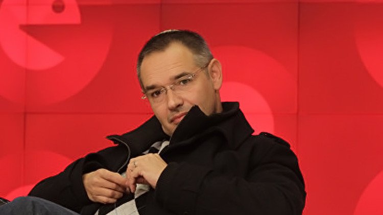 "مسح سوريا من وجه الأرض" تدين صحفيا