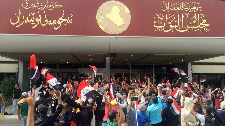 الطوارئ في بغداد بعد اقتحام أنصار الصدر للبرلمان