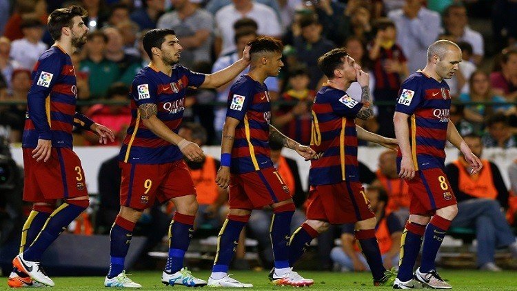 برشلونة يحافظ على الصدارة بفوزه على ريال بيتيس (فيديو)