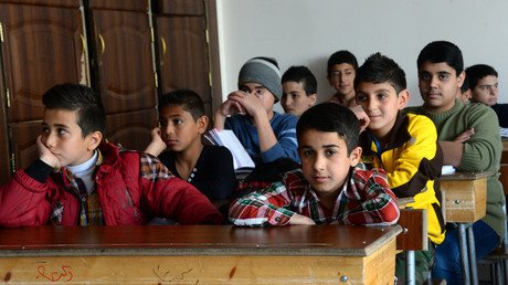 التلاميذ في أثناء الدرس 