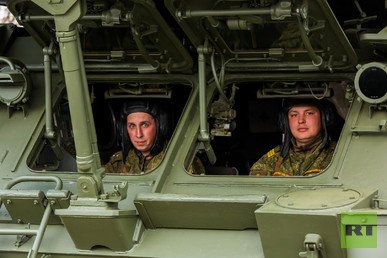  طاقم منظومة "بوك - 2" للصواريخ المضادة للجو