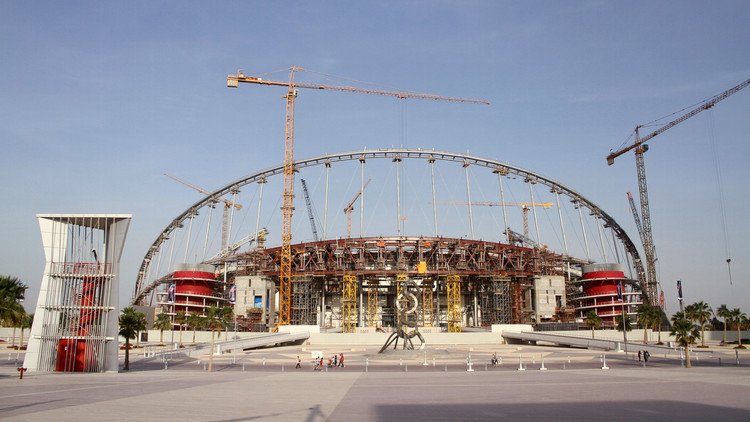 وفاة عامل خلال بناء منشآت "كأس العالم" في قطر  