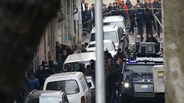 إصابة 10 رجال أمن بتفجير قنبلة جنوب شرق تركيا