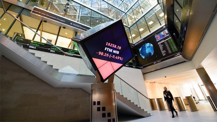 الأسهم الأوروبية تنخفض قبيل صدور بيانات أمريكية
