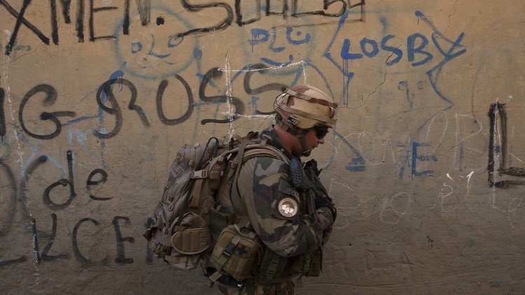 الجيش الفرنسي "يهان" في باريس