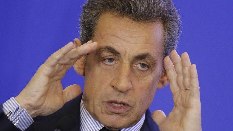 بالفيديو.. ساركوزي يدعو لملك المغرب بطول العمر