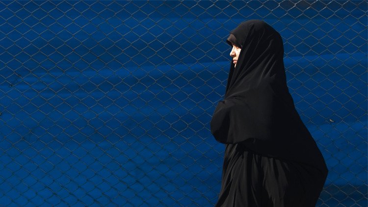 اعتقال 8 أشخاص من عالم الأزياء في إيران