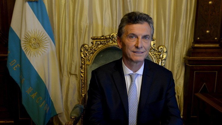 رئيس الأرجنتين الجديد ينقل إلى مستشفى للعلاج بسبب أزمة قلبية بسيطة