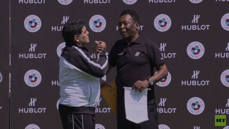 بالفيديو مارادونا وبيليه وجها لوجه ... ولكن !!