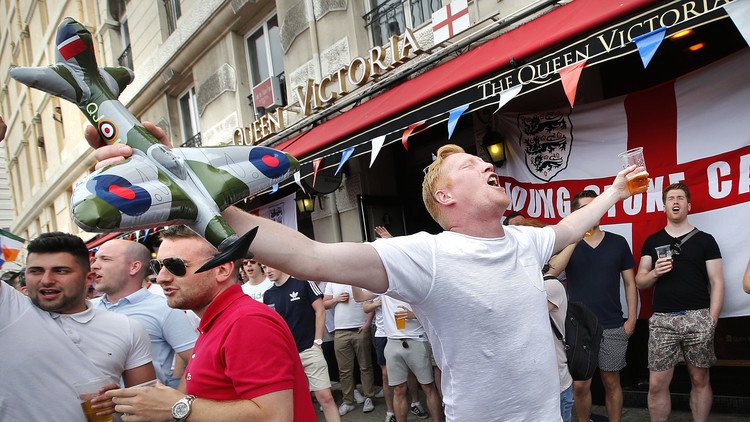 الإنجليز يبدأون الشغب في اليورو