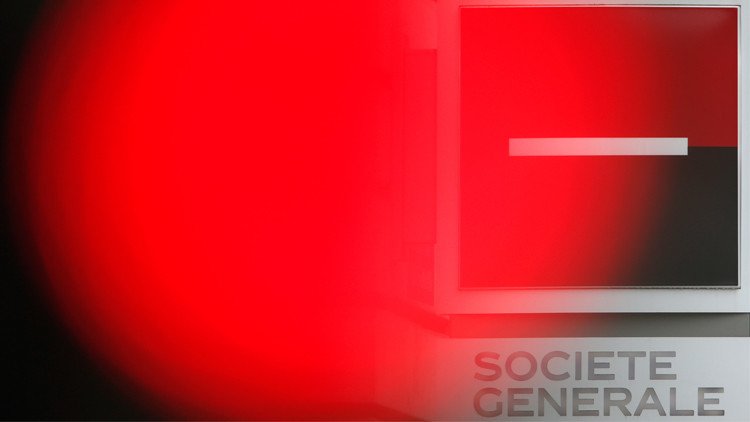موسكو تتحقق من إغلاق حسابات مسؤولين روس بفرنسا