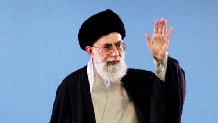 خامنئي يحرم الإساءة لأي من زوجات الرسول محمد