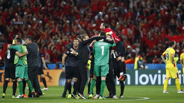 ألبانيا تطيح برومانيا من يورو 2016 وتنتظر مصيرها