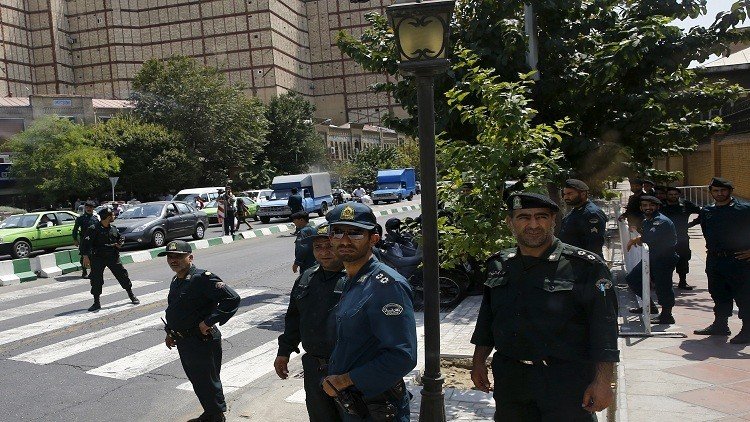 طهران تنفي معلومات عن العثور على قنابل بمسجد  