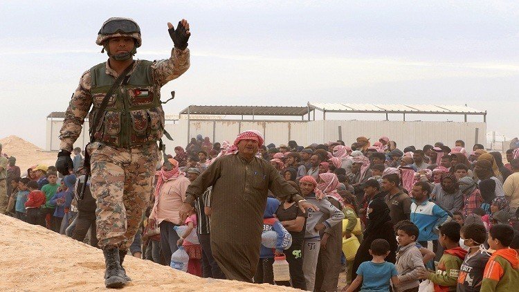 الأردن يمنع المساعدات عن اللاجئين السوريين