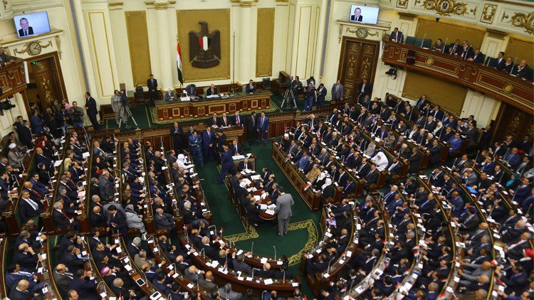 البرلمان المصري يقر الموازنة الجديدة
