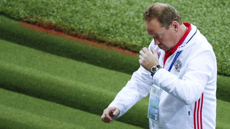 رسميا .. مدرب منتخب روسيا يترك منصبه