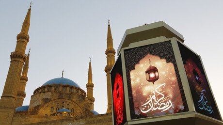 فانوس رمضان بالقرب من جامع محمد الأمين في بيروت 