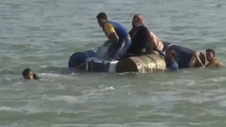 وقد لقي عدد من المدنيين مصرعهم غرقا في أثناء محاولات عبور نهر الفرات. وتجدر الإشارة إلى أن القوات العراقية تحاصر الفلوجة من جميع المحاور الأخرى