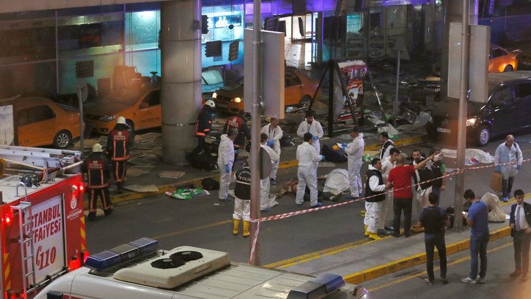 وكالة تركية: اثنان من منفذي تفجيرات "أتاتورك" كانا يحملان جوازي سفر روسيين