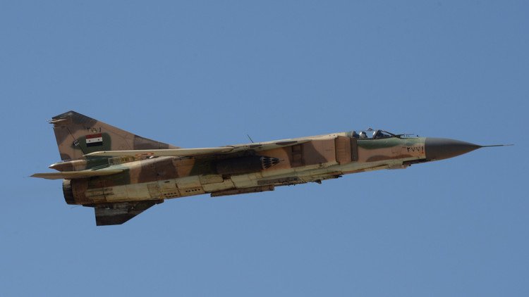 الجيش السوري يقول إن مسلحي "جيش الاسلام" أعدموا طيارا سوريا