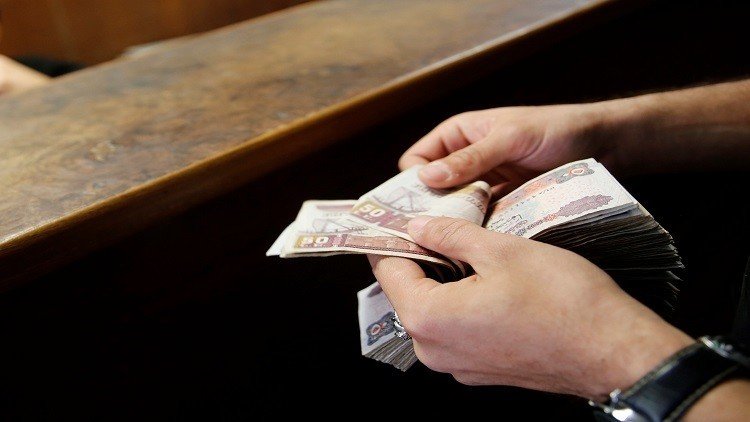 مصر تسدد قسطا من ديونها لنادي باريس 